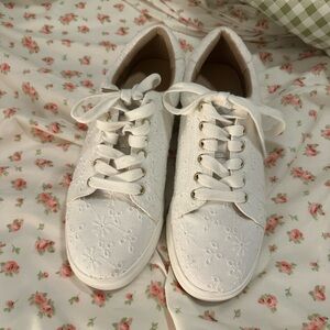 Loft Women’s White Eyelet Lace Detail Everyday Sneakers Size 7.5
